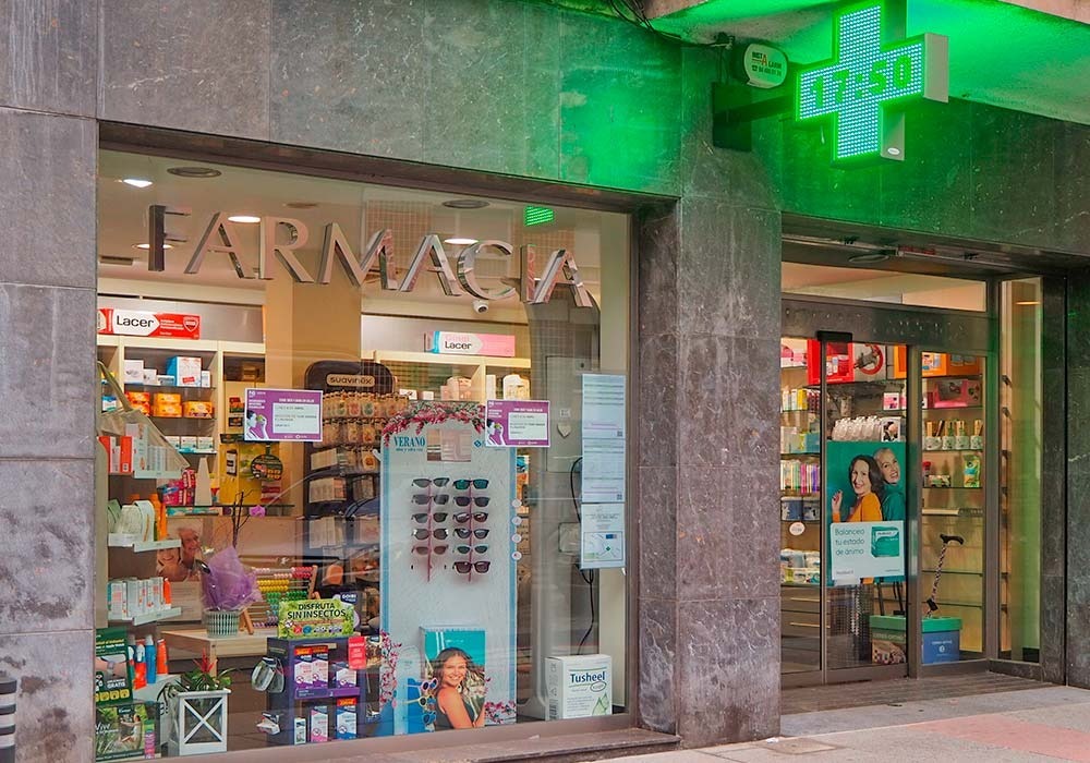 Exterior de la Farmacia Fra, en A Coruña