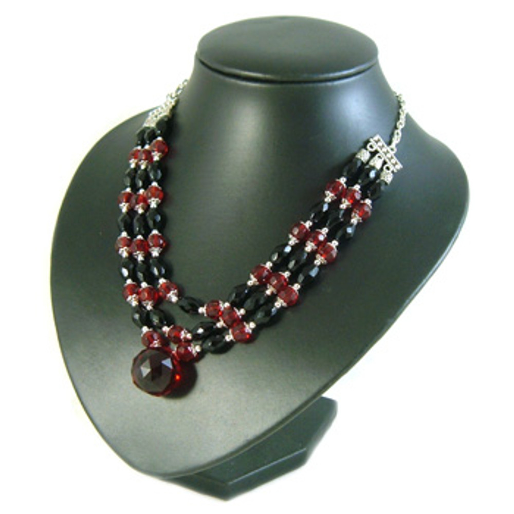 Black/Red 3 Strand Chandelier Necklace: Project Instructions
