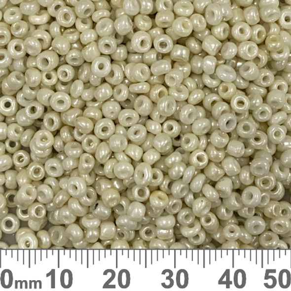 8/0 Opaque Ivory Seed Beads