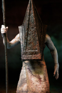 Iconiq Studios Silent Hill 2: Red Pyramid Thing 1/6 Collectibles Figure [IQ-GS03]
