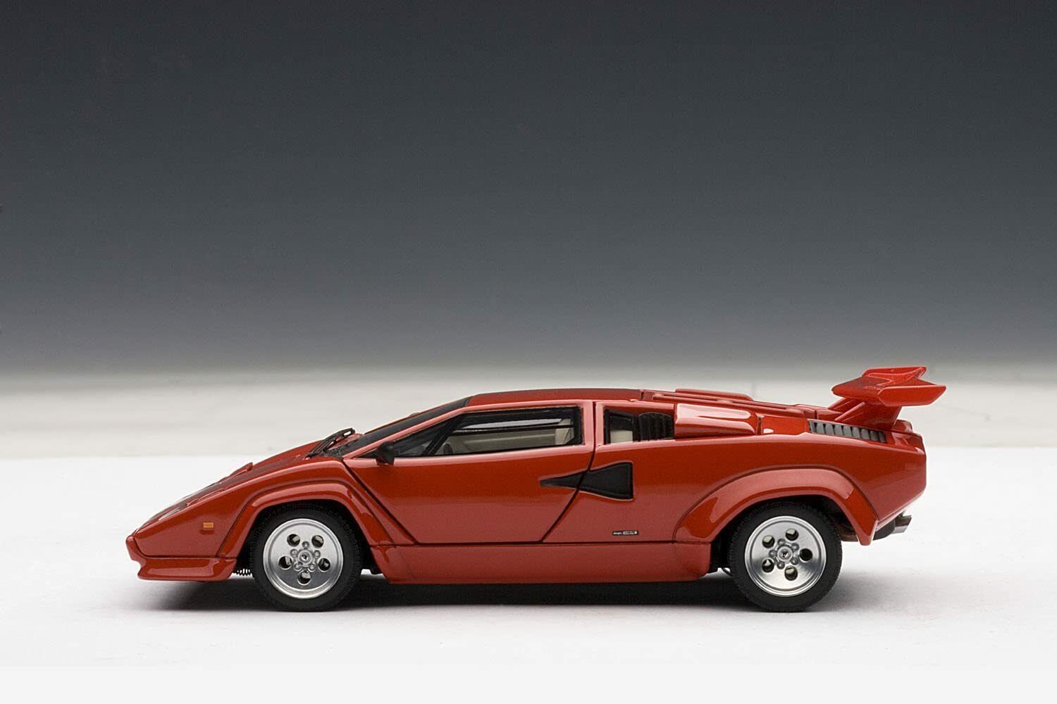 オートアート　箱付Lamborghini Countach 5000S 1/43 オートアート 箱付Lamborghini Countach 5000S 1/43