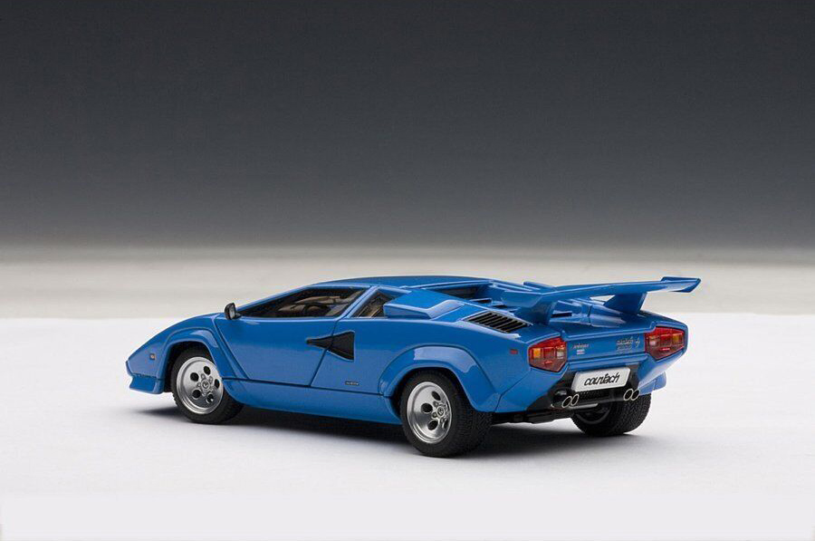 オートアート　箱付Lamborghini Countach 5000S 1/43 AUTOart 1/43 Lamborghini Countach 5000S Blue Signature [AUTO