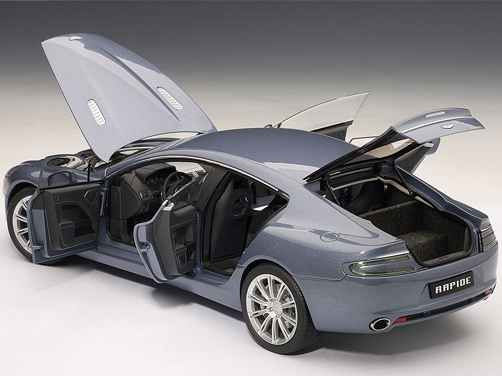 AUTO-70218] 1/18 AUTOart Aston Martin Rapide Concours Blue Diecast