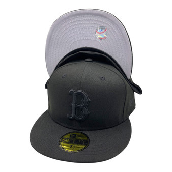 Boston Red Sox New Era Black On Black 59FIFTY Fitted Hat