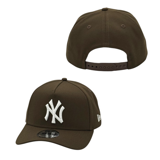 New York Yankees New Era Brown With Basic Team Logo 9FORTY A-Frame Adjustable Snapback Hat