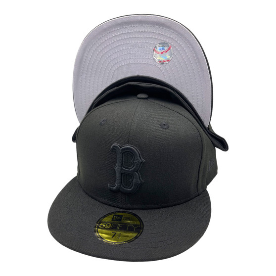 Boston Red Sox New Era Black On Black 59FIFTY Fitted Hat
