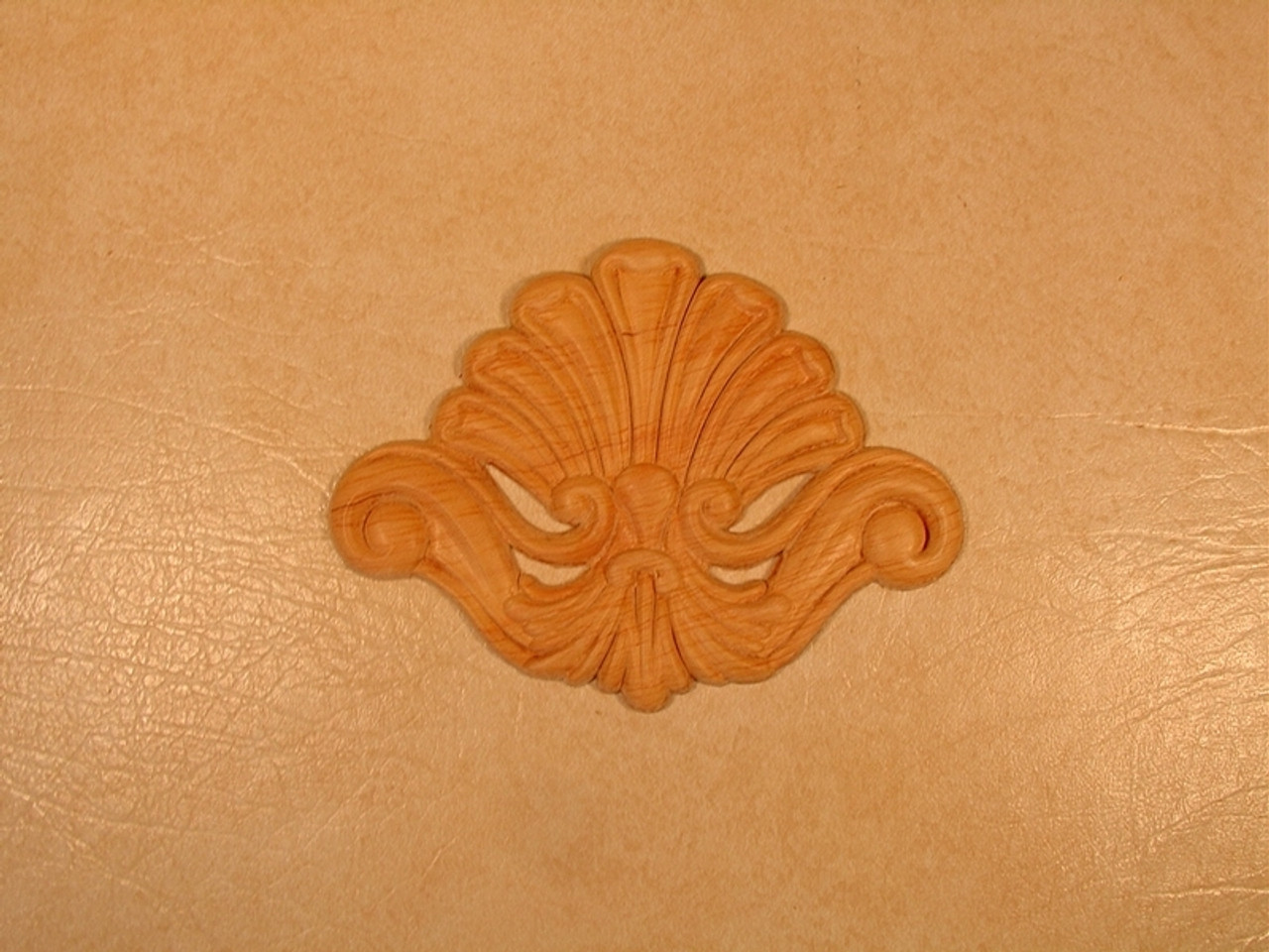 EMBOSSED WOOD APPLIQUE / ONLAY # 688 4 3/4 X 6 3/8