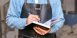 Expert tips for buying clothing online