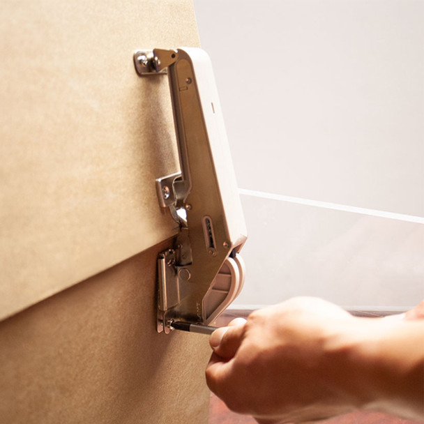 Aileron System: Lift Assist + Soft-Close; Top Opening, 70.8 Lb. per In. Capacity