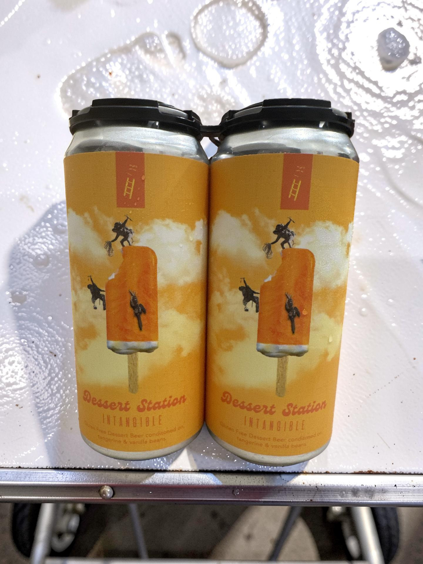 This Palmetto, Florida Desert Creamsicle Beer is conditioned on Tangerine & Vanilla Bean. Gluten-Free