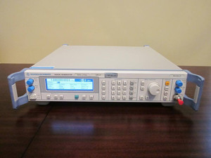 Rohde & Schwarz SMR27 10 MHz - 27 GHz High Performance Signal Generator - Cal'd