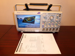 Tektronix DPO3034 300 MHz, 4 Channel, 2.5 GS/s Digital Oscilloscope - CALIBRATED