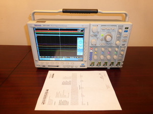 Tektronix MSO4104 1 GHz, 4 Channel, 5 GS/s Mixed Signal Oscilloscope, CALIBRATED