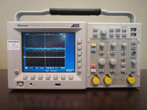Tektronix TDS3032C 300MHz, 2.5GS/s Digital Oscilloscope - CALIBRATED!