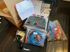 NEW Megger MIT1025 5 kV/10 kV/15 kV Megohmmeter DC Insulation Resistance Tester