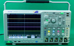 Tektronix MDO4034C SA3 350 MHz 4 Channel 5 GS/s Oscilloscope Qty 4 Probes CAL'D