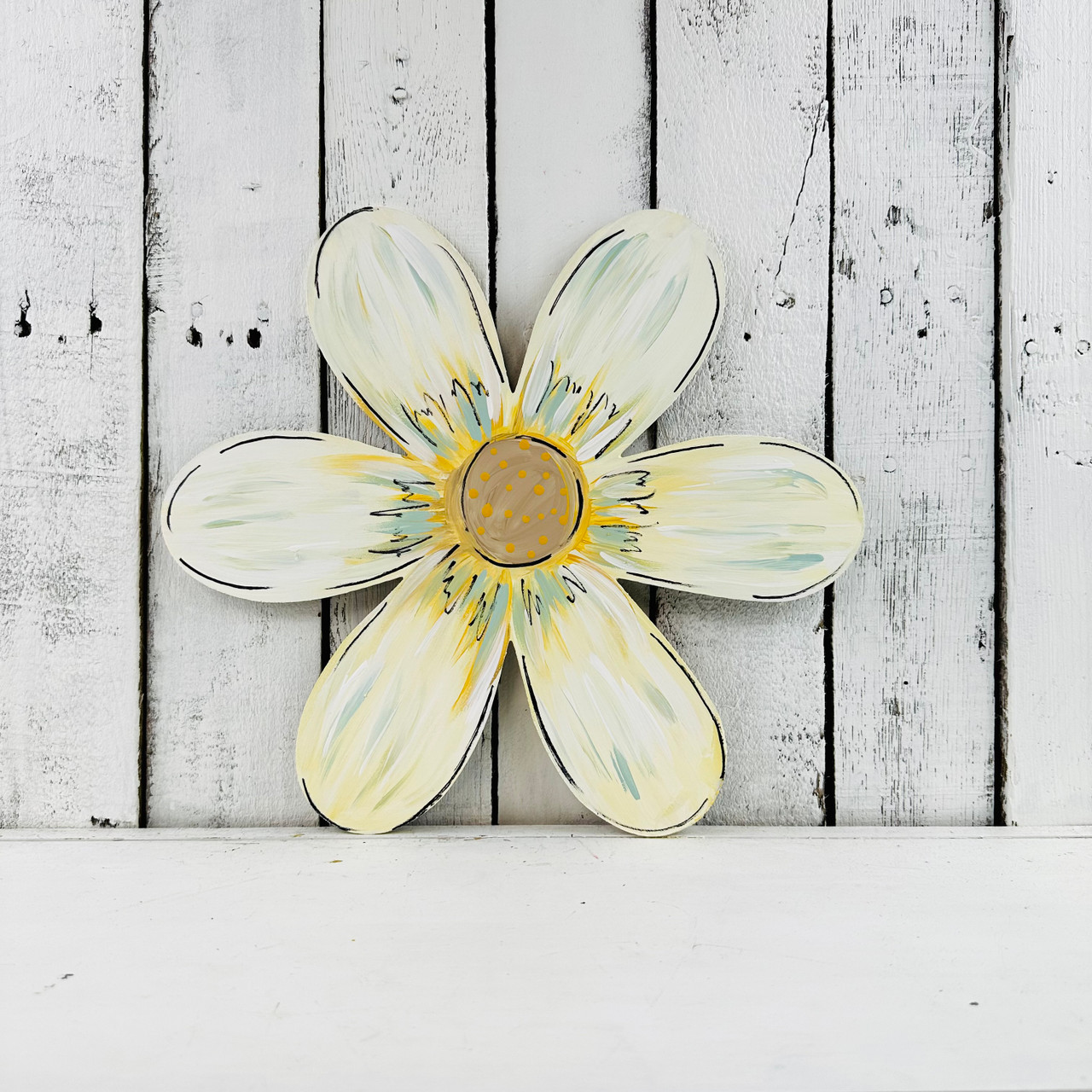 Wooden Daisy Flower Decor. Daisy Art. Colorful and Decorative