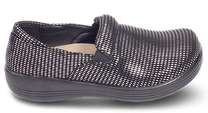 Savvy Daisy Nursing Shoe - Black Silver Savvy Daisy Nursing Shoe - Black Silver