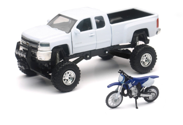 New Ray Toys Chevrolet Silverado with Yamaha Dirt Bike/ Scale - 1:32 - SS-54416