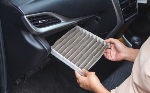 The Complete Guide to Air Conditioner Filters: Maintenance, Types & Lifespan