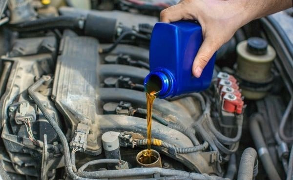 7 Steps to Change Your Car Engine Oil Like a Pro