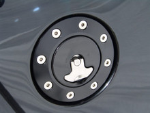 Ridetech 66-67 Chevy Nova Locking Gas Cap (Black Anodized) - 81000040