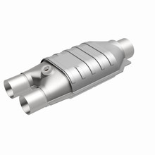 Magnaflow 2.5in./2in. S/D CAOBDII Universal Converter - 4451337
