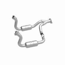 Magnaflow 08-10 Ford F-350 Super Duty 6.8L Direct Fit Converter - 5451760