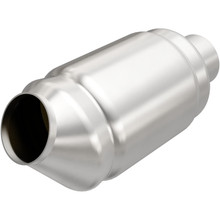 MagnaFlow Conv Univ 2.25inch C/A - 54975