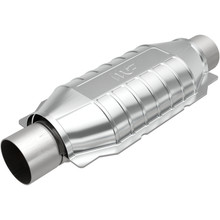 MagnaFlow Conv Univ 2.5in Inlet/Outlet Center/Center Oval 12in Body L x 6.5in W x 16in Overall L - 51006