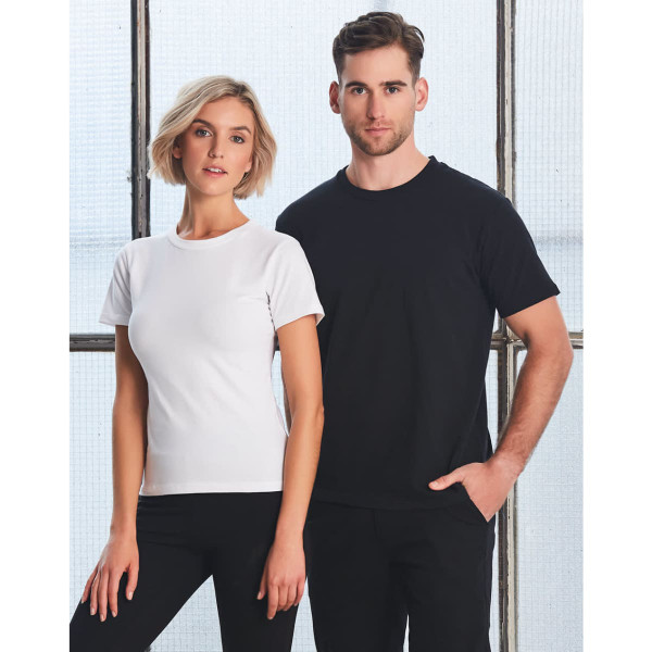 Men's fitted stretch tee