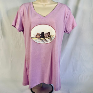 Lilac v-neck tee with cats rowing a quadruple scull Lilac v-neck tee with cats rowing a quadruple scull