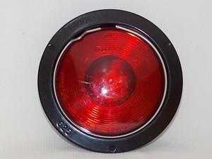 Truck-Lite 80334R Series 80 Stop/Turn/Tail Replacement Blub & Housing
