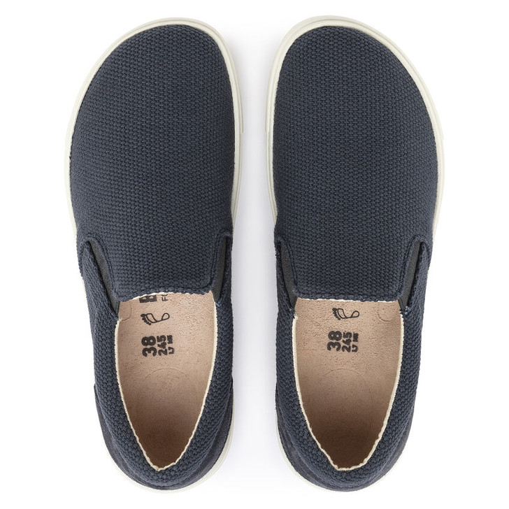 Birkenstock Oswego Canvas Midnight - Women's Shoe