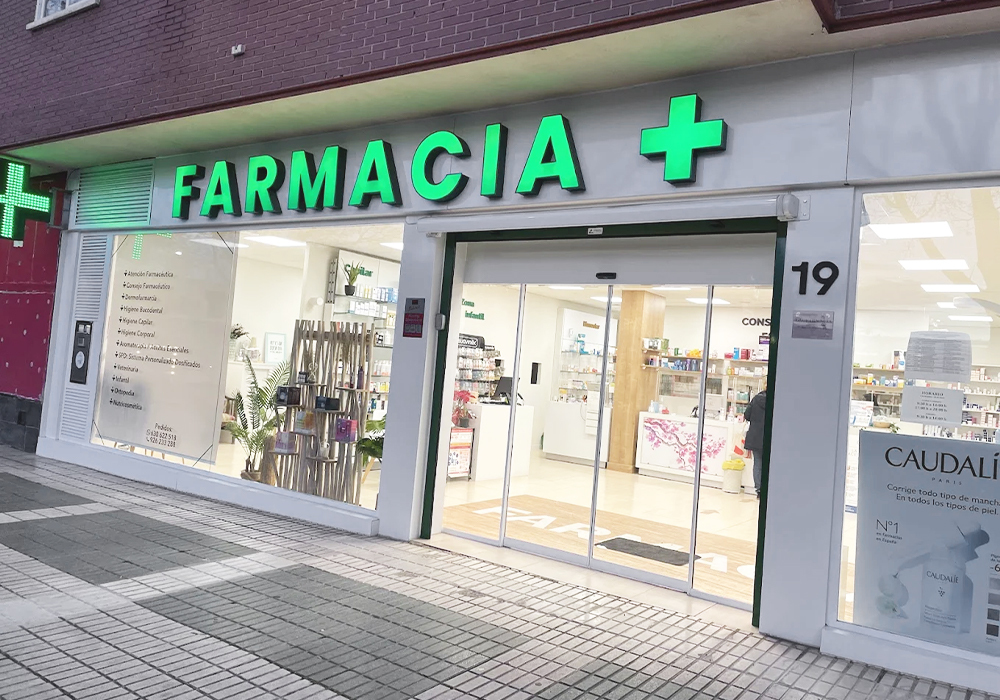 Exterior de la Farmacia Raquel Olmo, en Ciudad Real