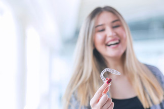 Can You Vape with Invisalign? Expert Tips and Safe Ways