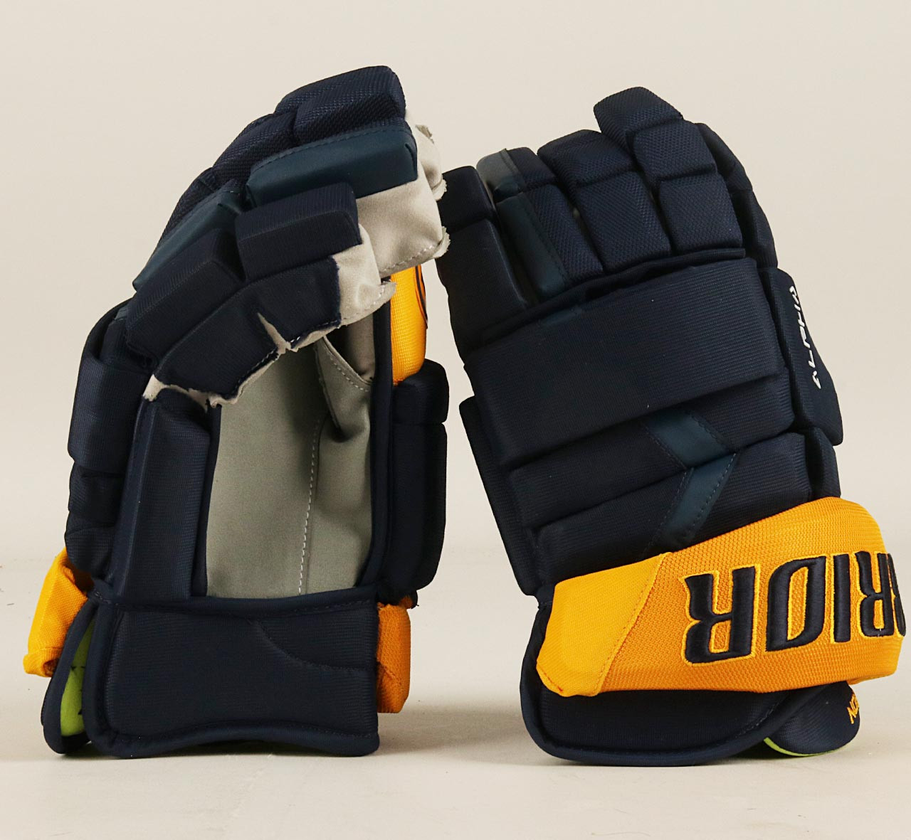 TTGD WARRIOR GLOVES Warrior Covert Qr6 Team Junior Hockey Gloves