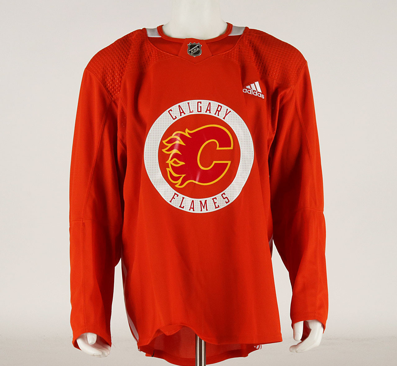 Practice Jersey Calgary Flames Orange Adidas Size 58 #4 Pro