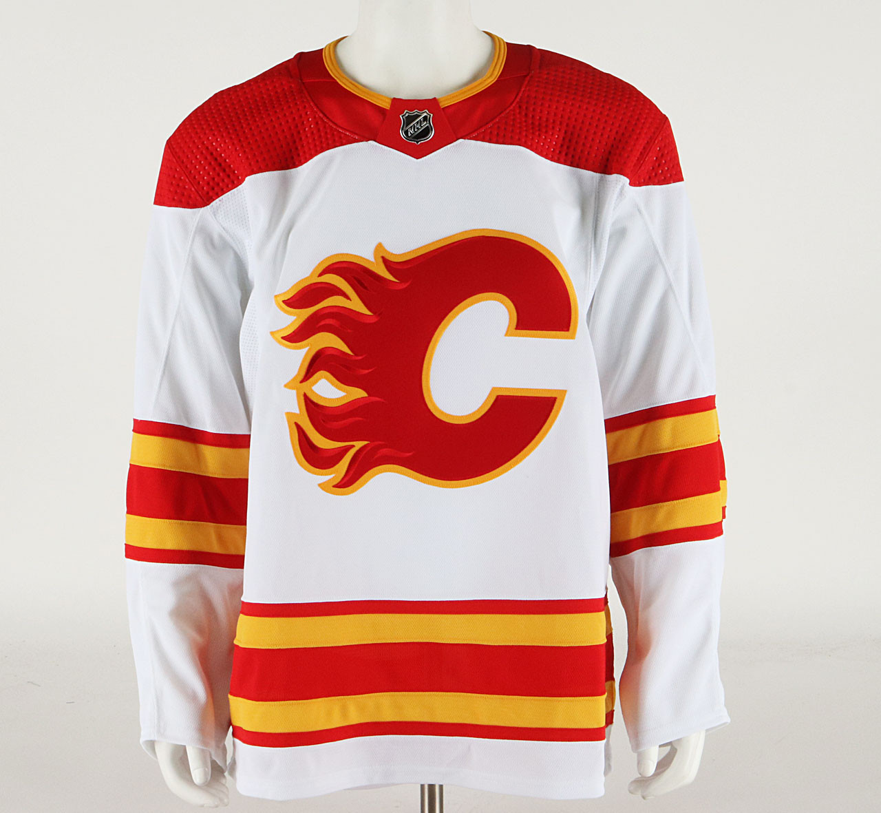 Game Jersey Calgary Flames White Adidas Size 58 Pro Stock Hockey