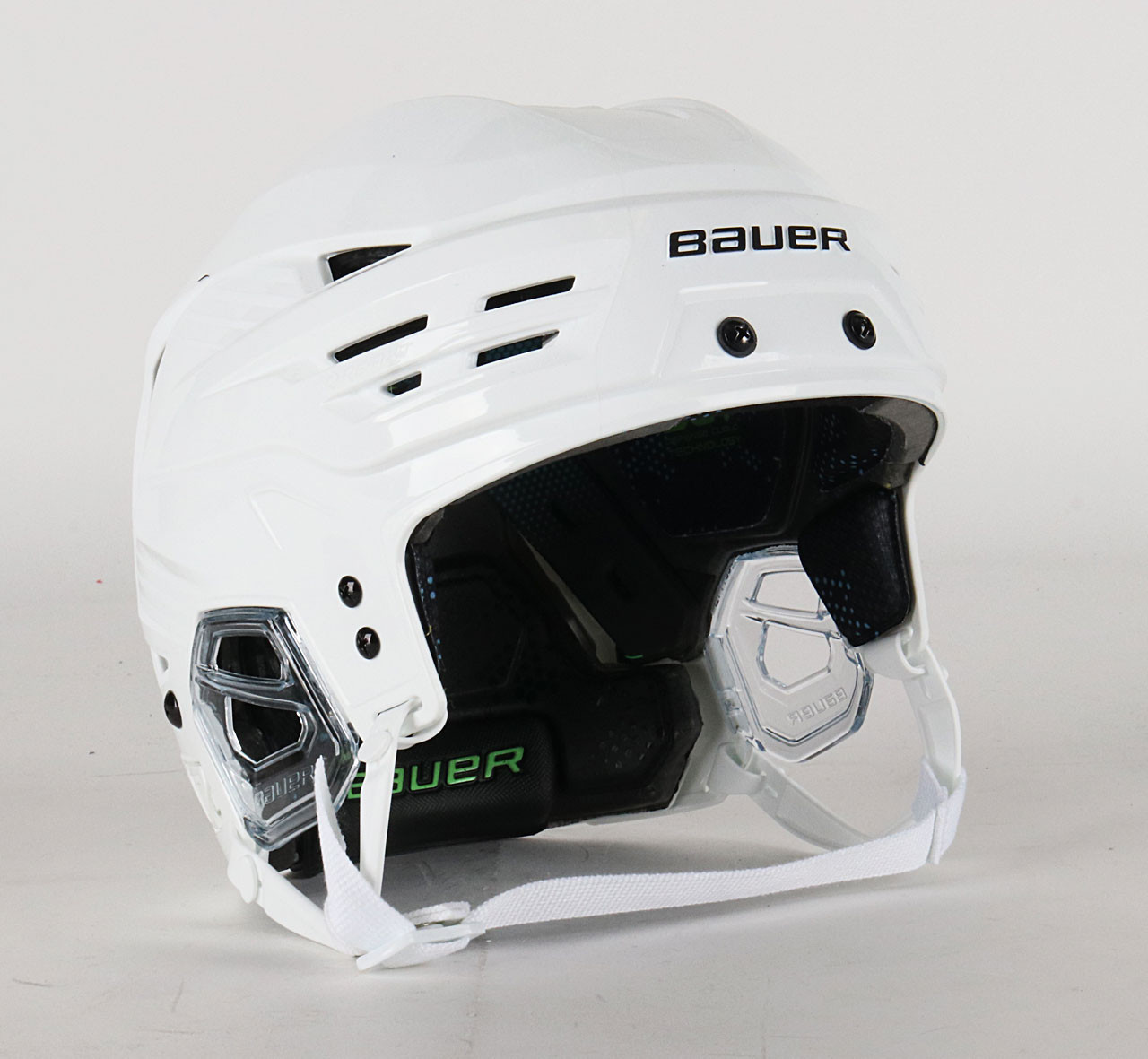 bauer helmet motorcycle Re-Akt 90 Ice Hockey Navy / Medium Of course all of our helmets are certified and road legal for European roads as this helmet is ECE 22.06 approved Bauer Reakt 155 Combo Helmet