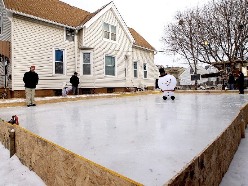 Finished backyard hockey rink