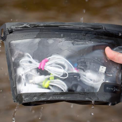 Nite Ize RunOff Pouch - Thumbnail 5