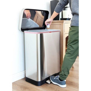 20-Gallon Sturdy Stainless Steel Kitchen Trash Can with Step-on Lid Q280-GRQSKTC89274513