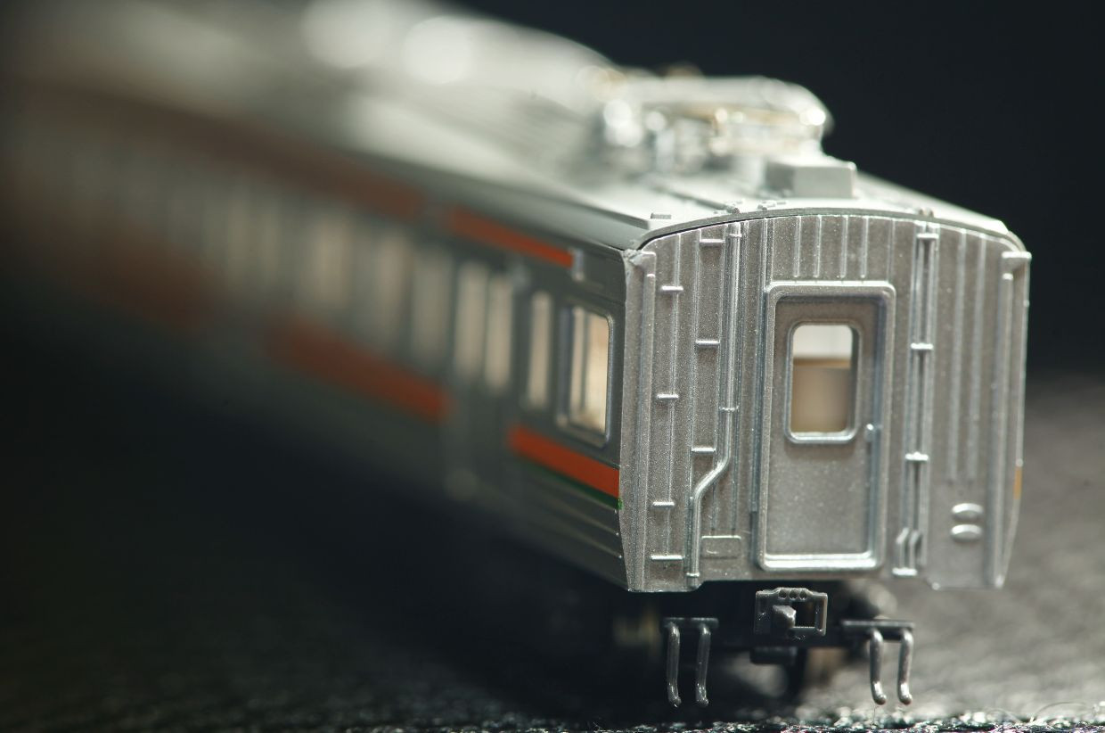 3 Tips When Building a Passenger Train Model
