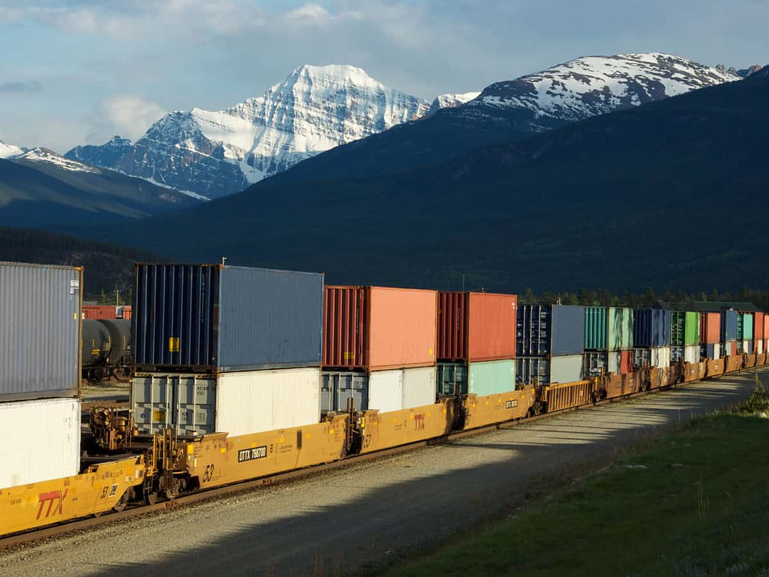 Optimizing Freight Transportation: The Benefits and Mechanics of Railcar Pooling.
