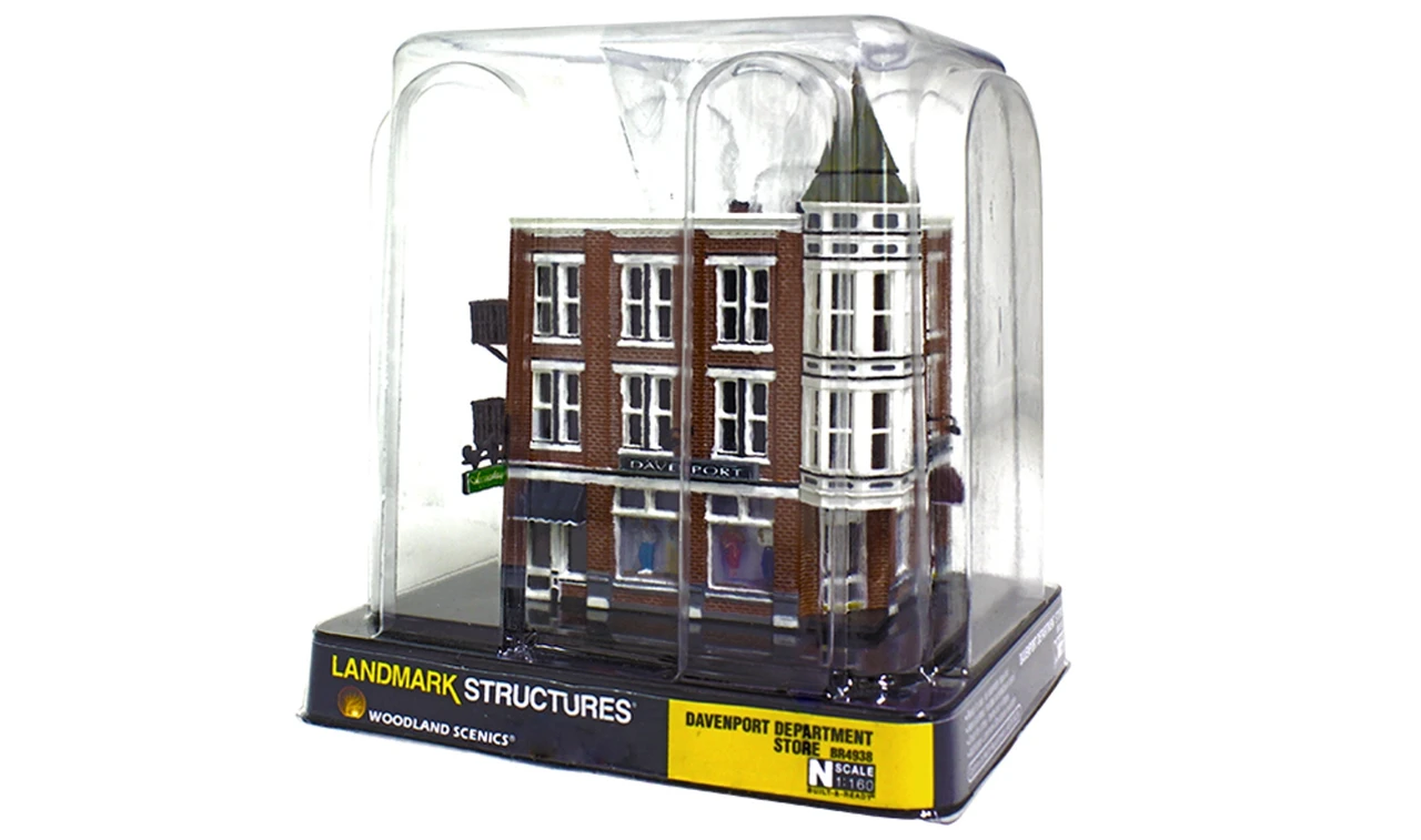Woodland Scencs 5024 HO Scale Corner Emporum - Bult-&-ready