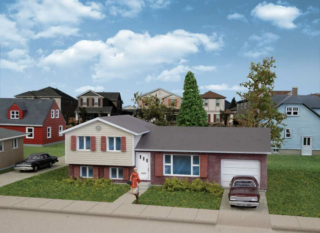 Walthers Cornerstone 933-3840 - Split-Level House - N Scale Kit Walthers Cornerstone 933-3840 - Split-Level House - N Scale Kit