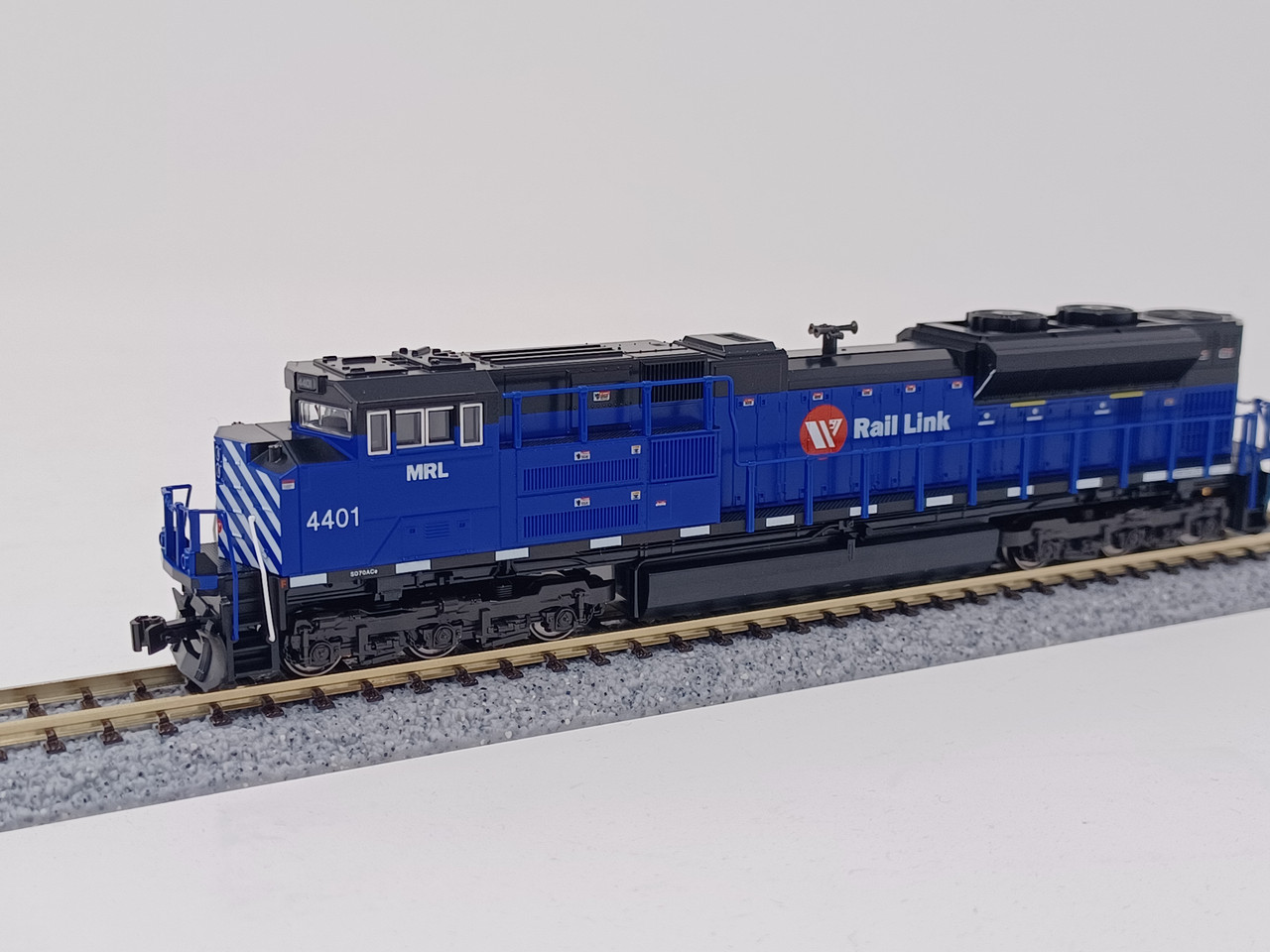 Kato 176-8531-S - SD70Ace w/ DCC and Sound Montana Rail Link (MRL) 4401 - N  Scale