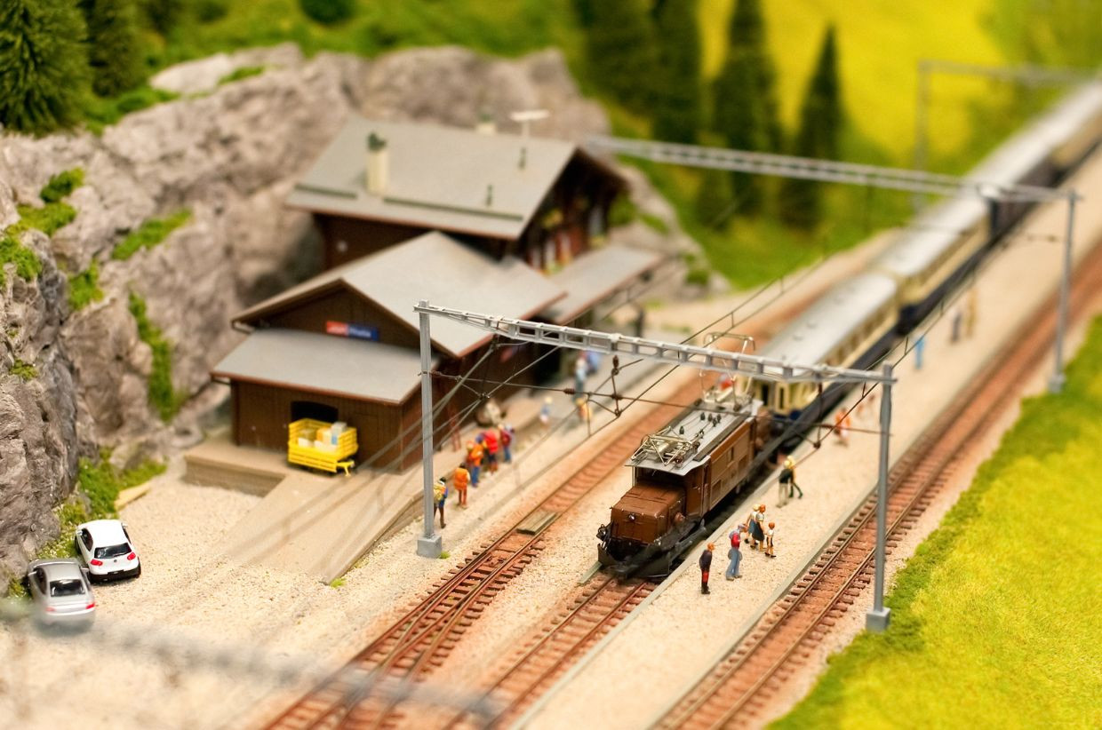 Model Trains & Railroad Supplies Midwest Model Railroad