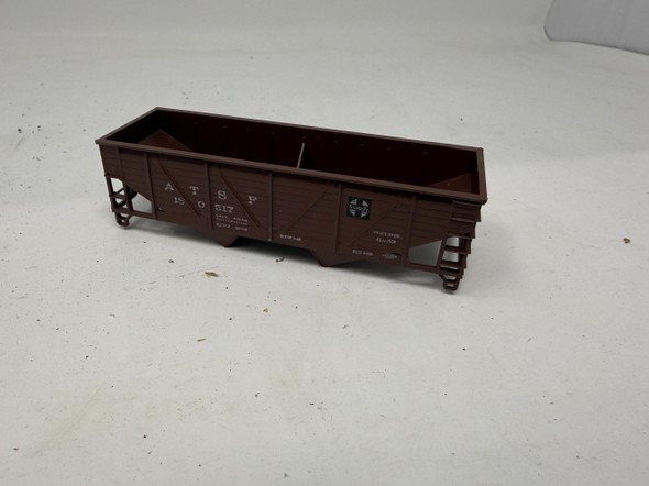 Pre-Owned: Athearn 2-Bay Hopper (no trucks) Atchison, Topeka and Santa Fe (ATSF)  - HO Scale